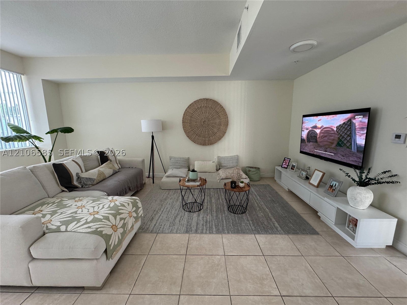 2146 Van Buren St 406