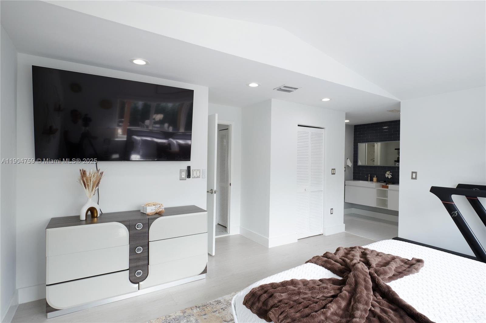 ALLIGATOR SUB - Residential