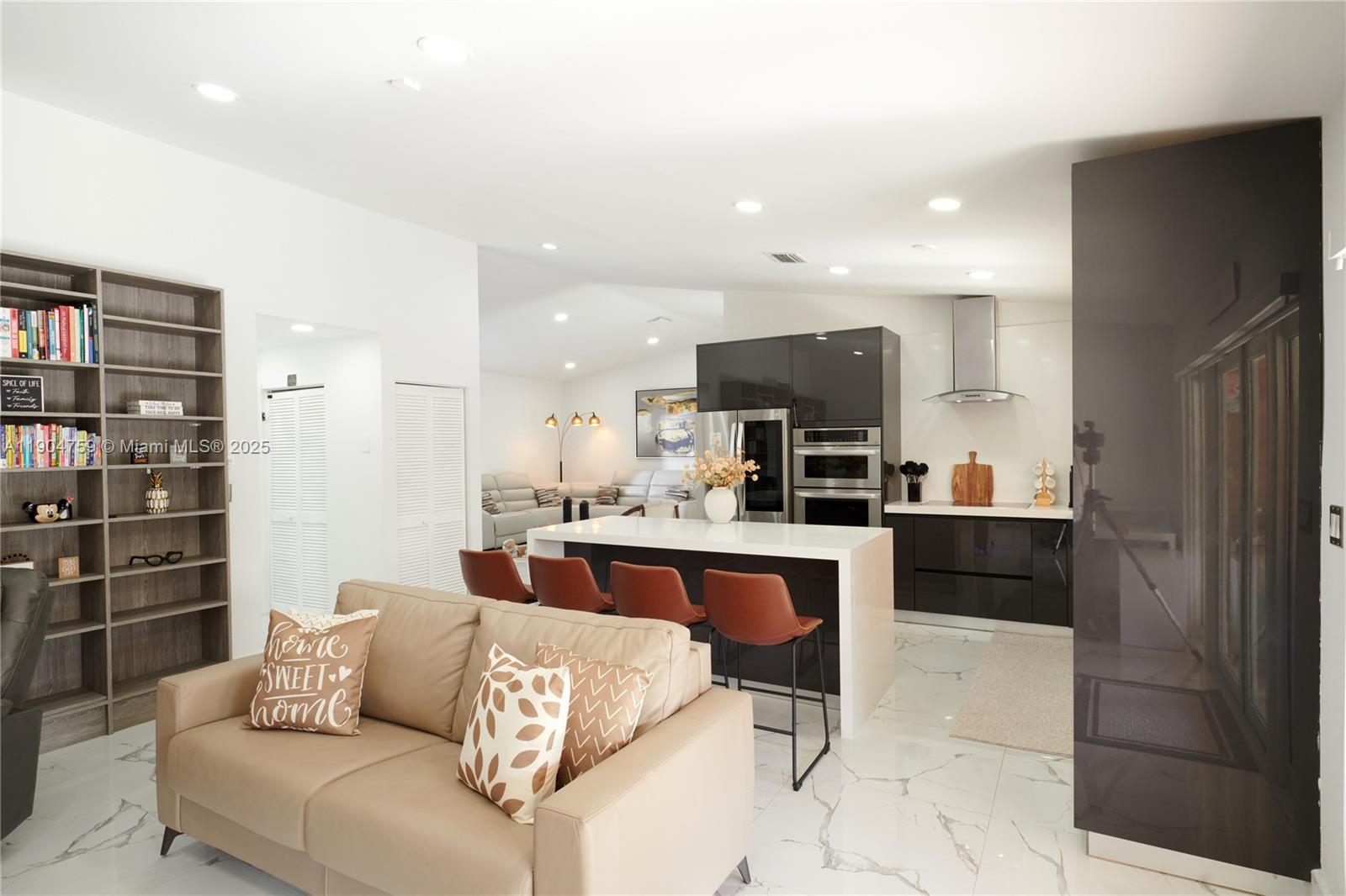 ALLIGATOR SUB - Residential