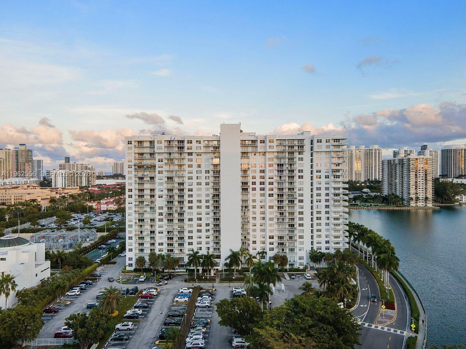 ADMIRALS PORT CONDO WEST - Residential