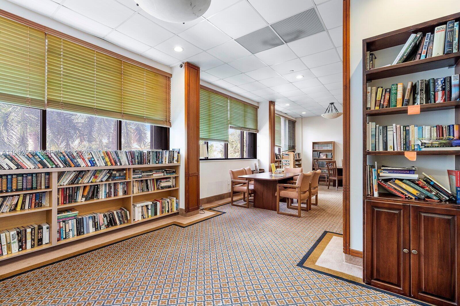 ADMIRALS PORT CONDO WEST - Residential