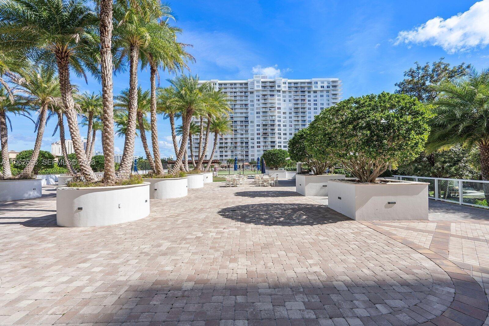 ADMIRALS PORT CONDO WEST - Residential