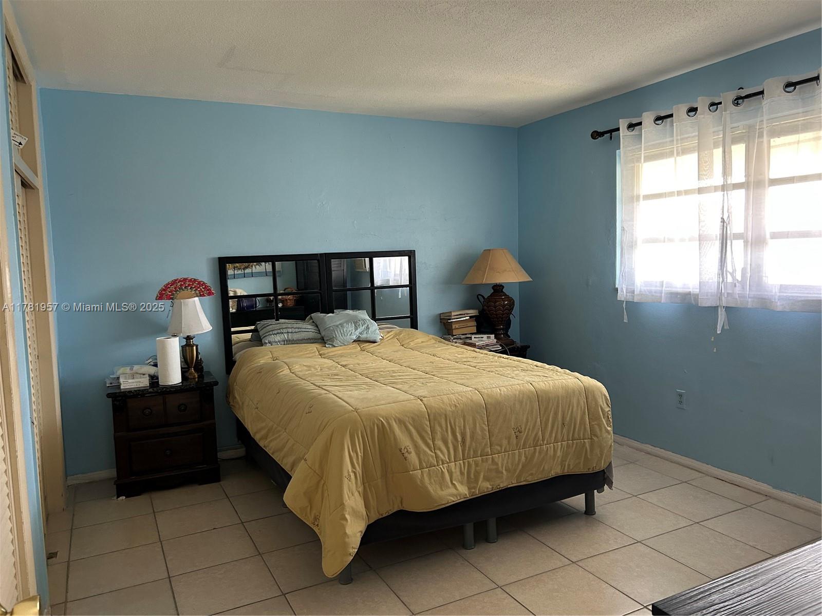 1355 NE 167th St 307