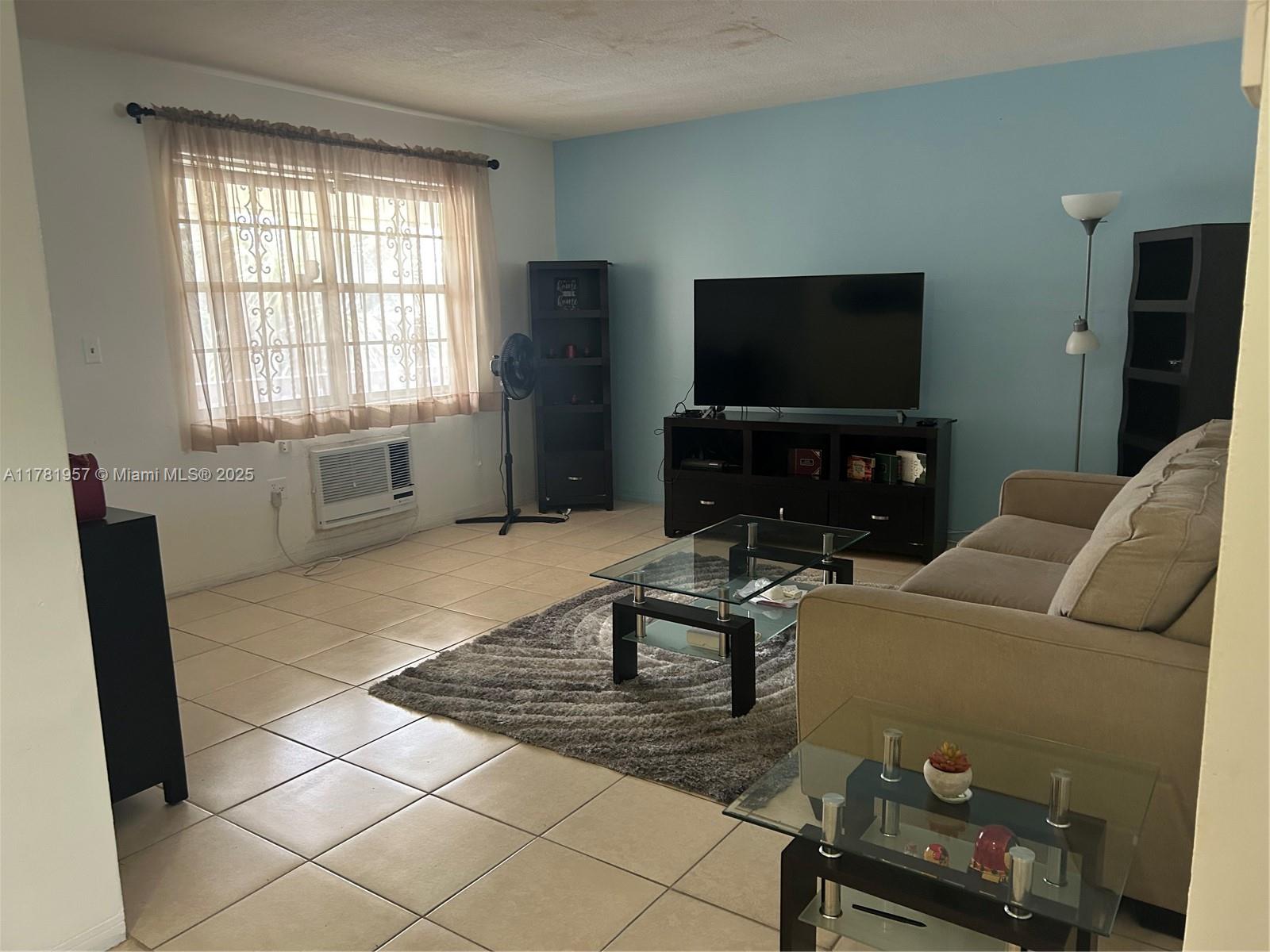 1355 NE 167th St 307