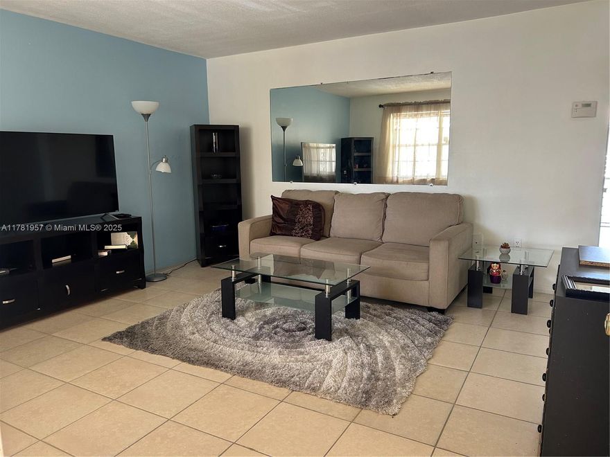 Cozy unit in well maintained peaceful 55+complex, gated community with a lot of activities and amenities. This unit is priced to sell. Walking distance to shopping plaza, Walmart, Home Depot, etc. Cash only