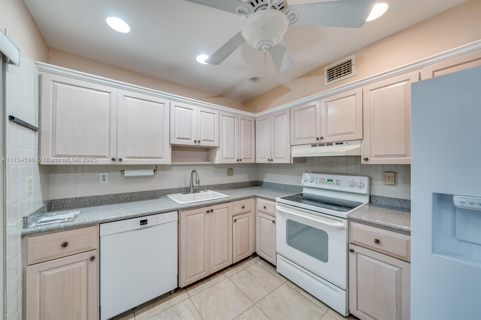 KINGS POINT CAPRI CONDOS - Residential