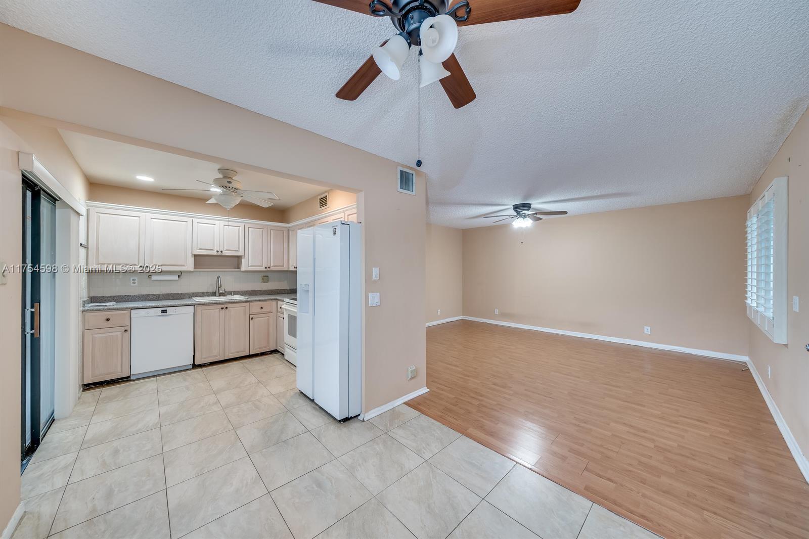KINGS POINT CAPRI CONDOS - Residential