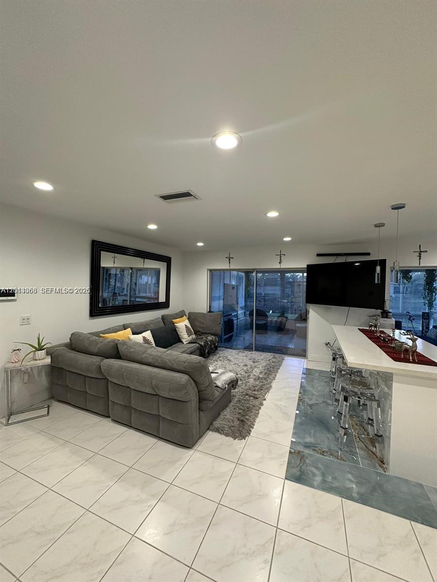 SUNRISE GOLF VILLAGE SEC - Residential