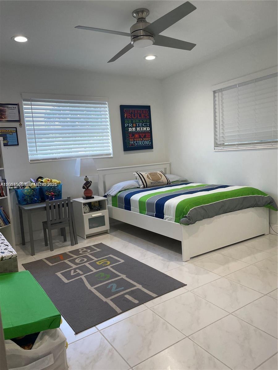 SUNRISE GOLF VILLAGE SEC - Residential