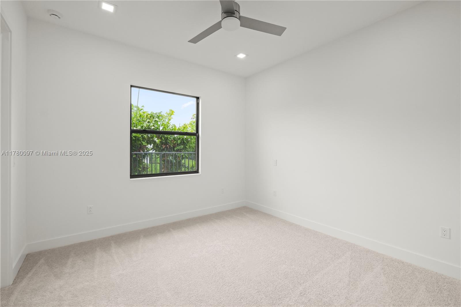 AVENIR POD - Residential Lease