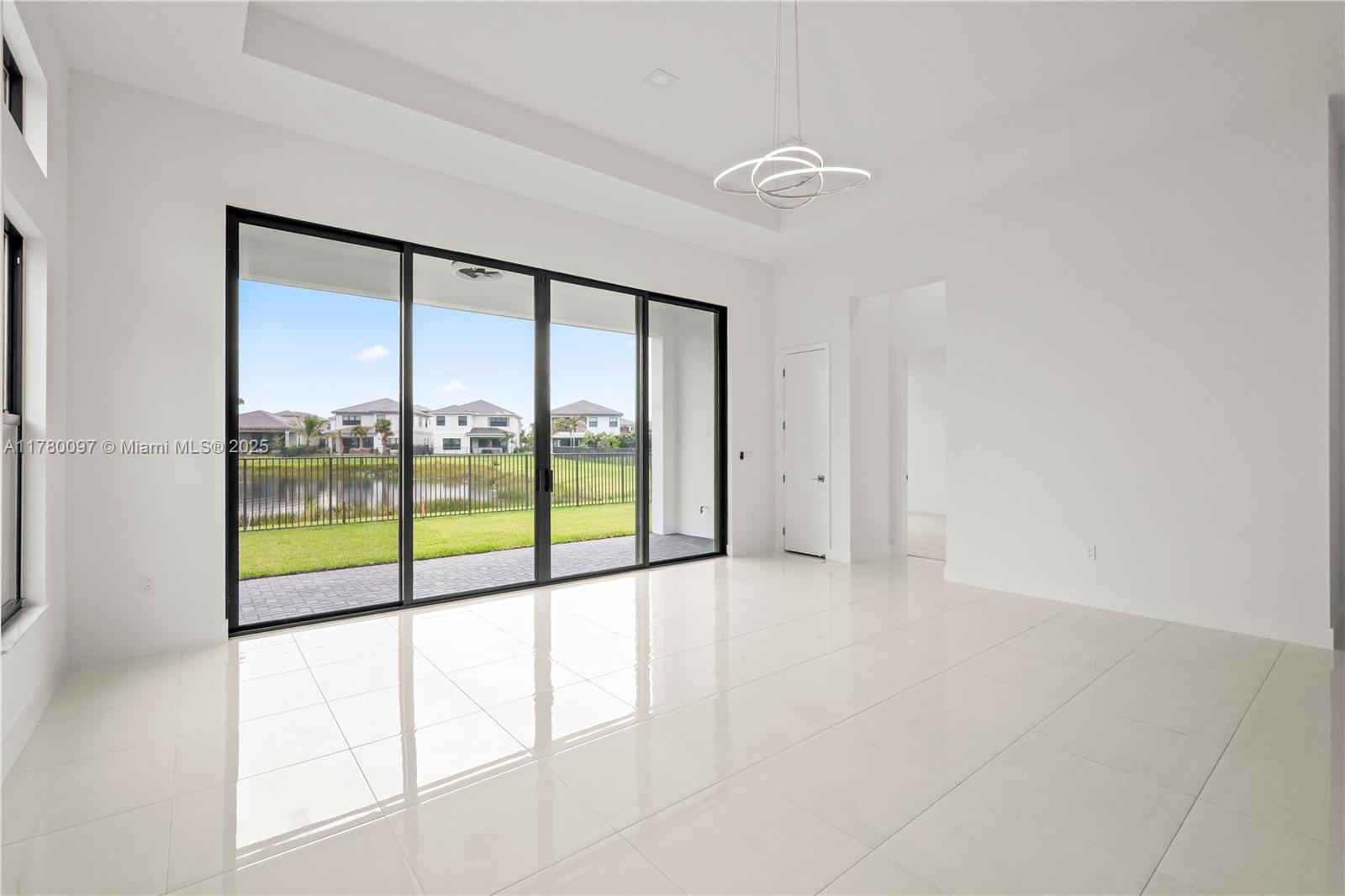 AVENIR POD - Residential Lease