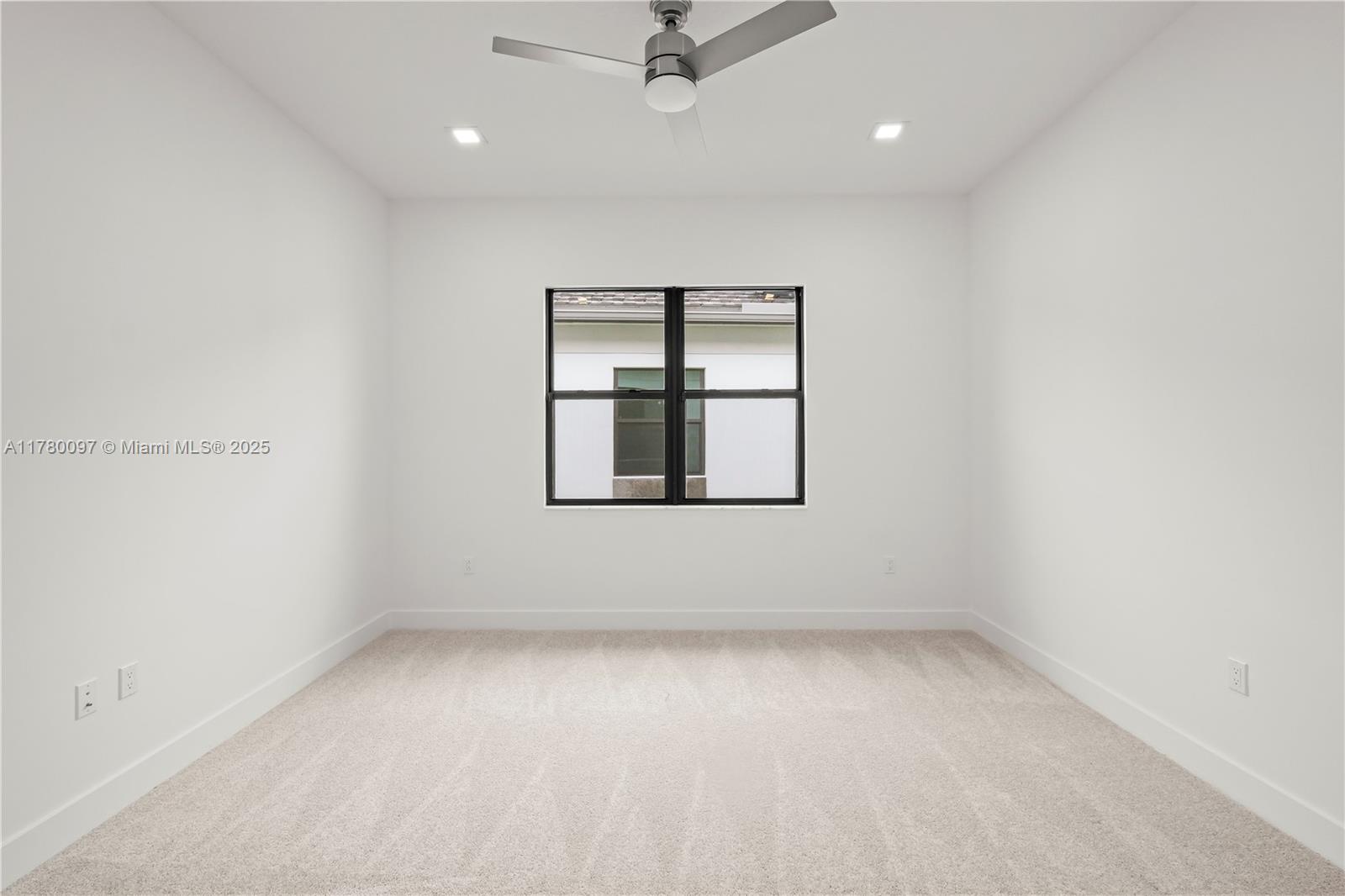 AVENIR POD - Residential Lease