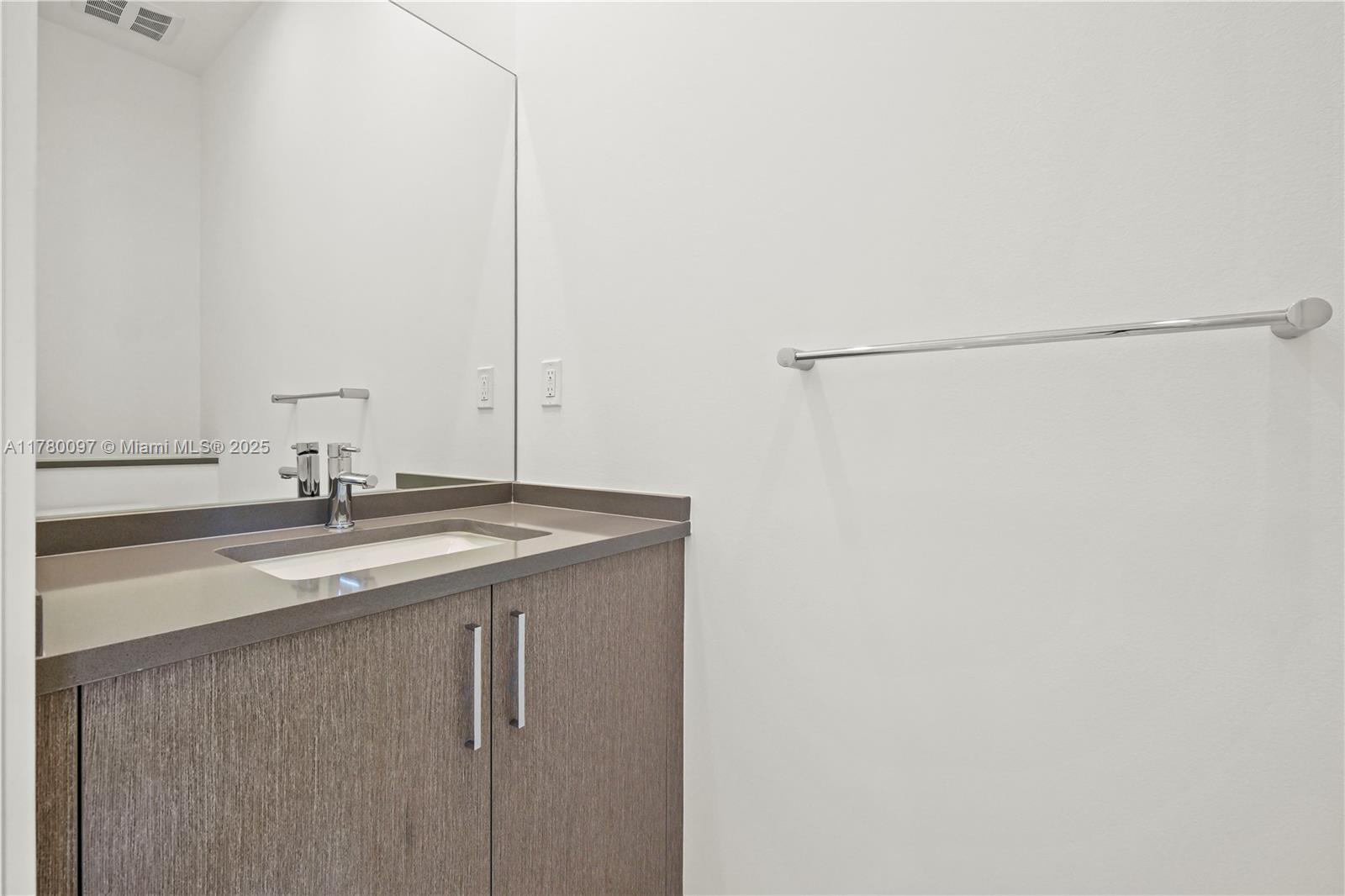 AVENIR POD - Residential Lease