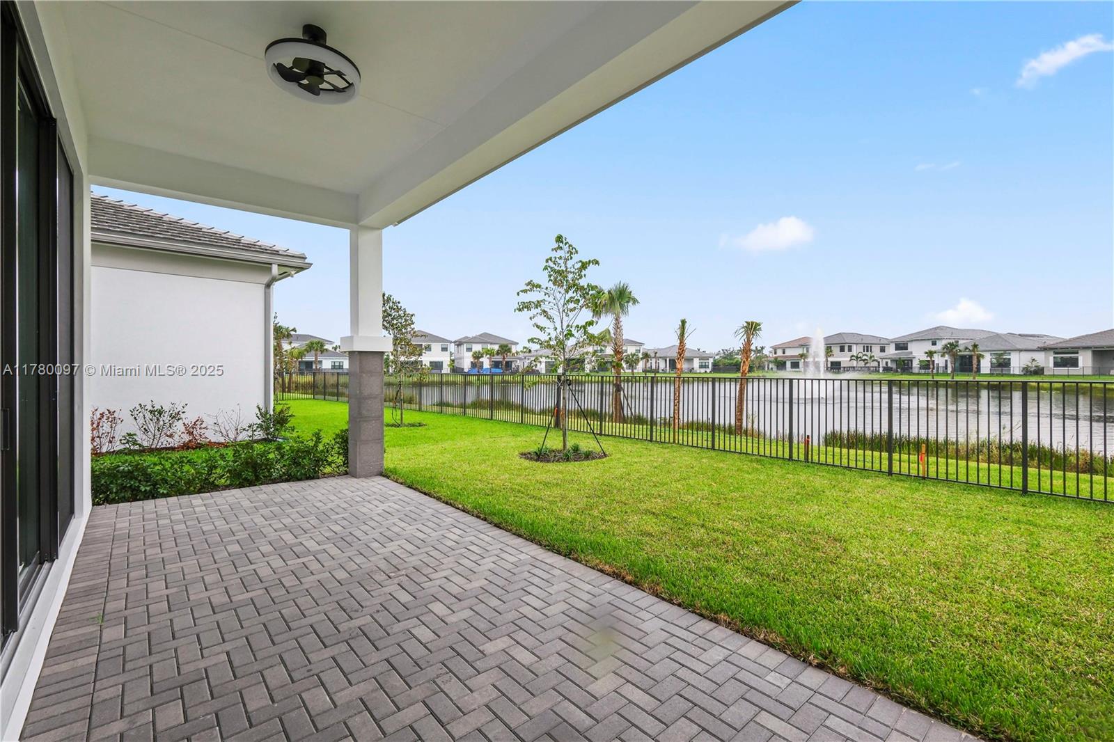 AVENIR POD - Residential Lease