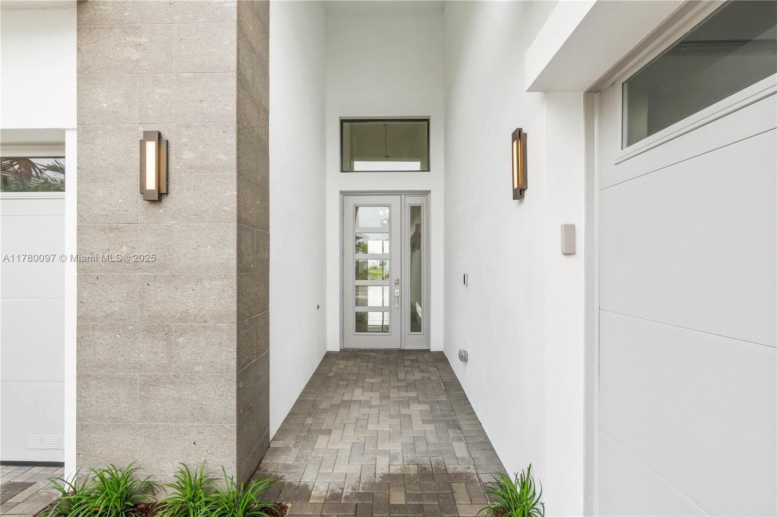 13128 Feathering Way