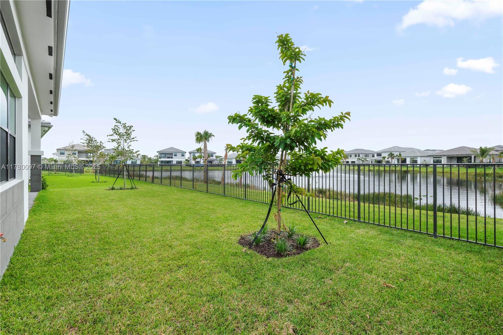 AVENIR POD - Residential Lease