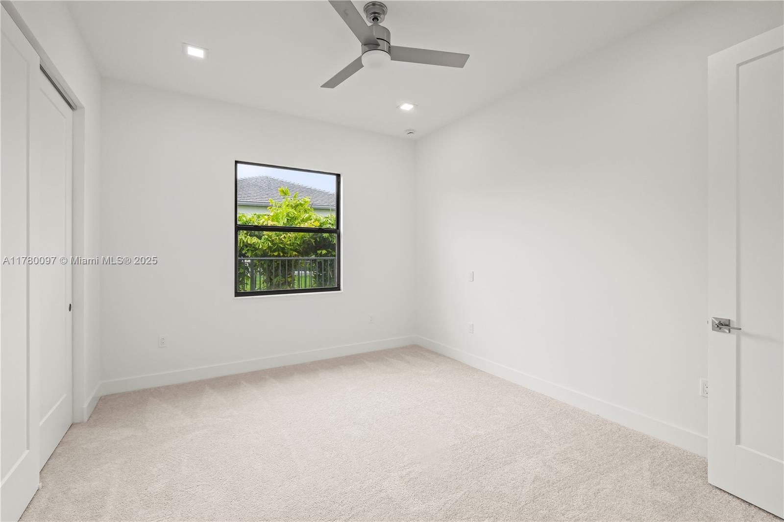 AVENIR POD - Residential Lease