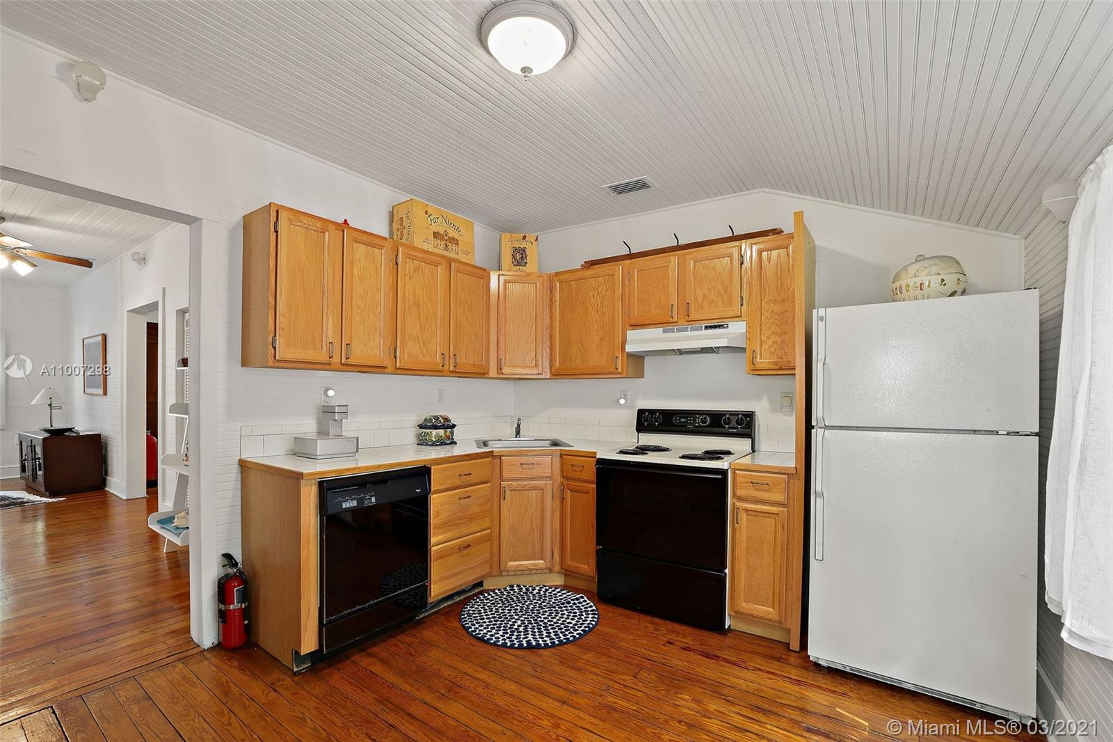 SNAPPER CREEK LAKES SUB - Residential