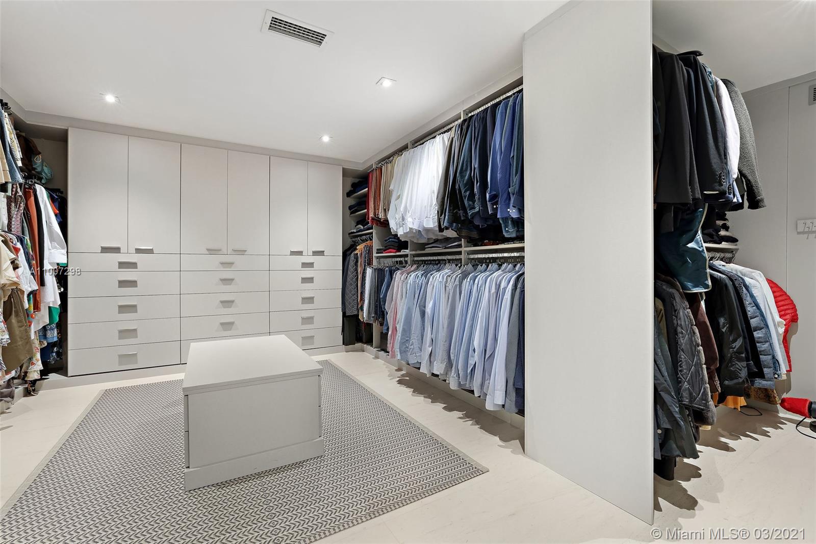 SNAPPER CREEK LAKES SUB - Residential