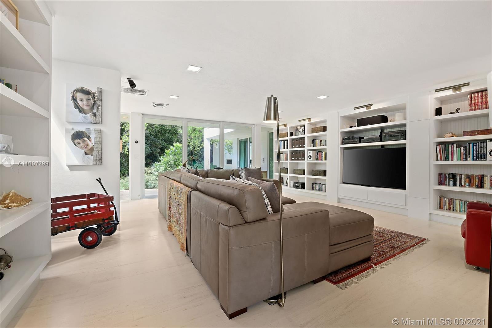 SNAPPER CREEK LAKES SUB - Residential