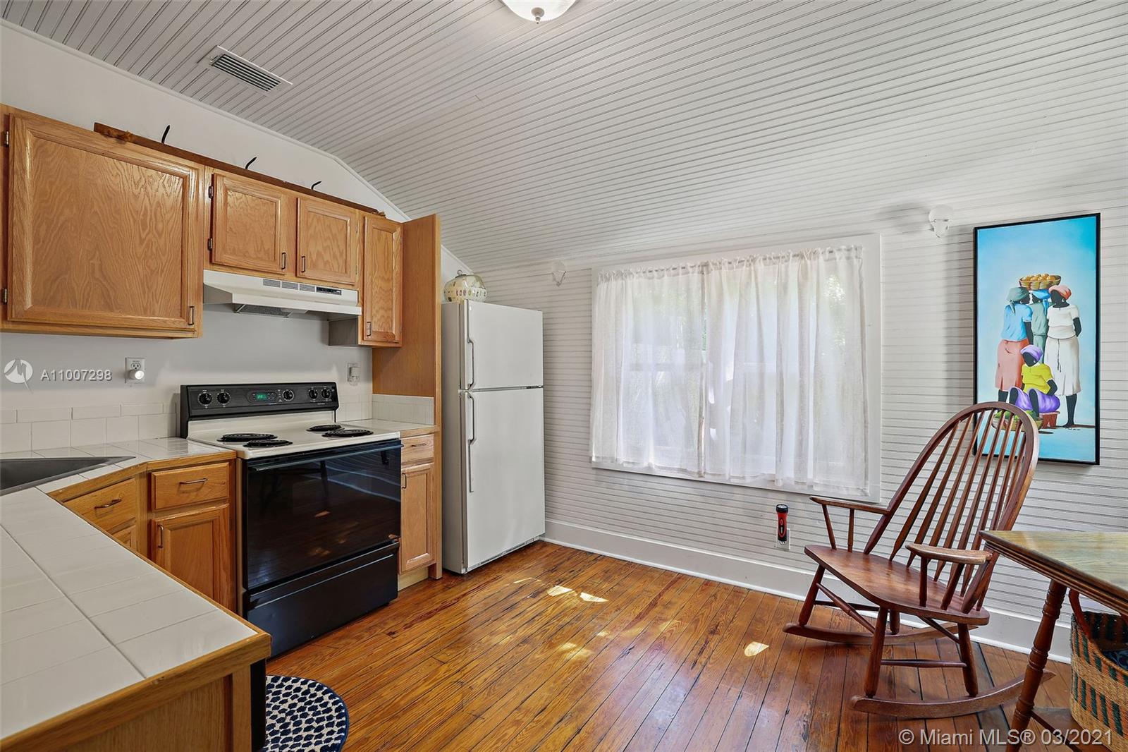 SNAPPER CREEK LAKES SUB - Residential