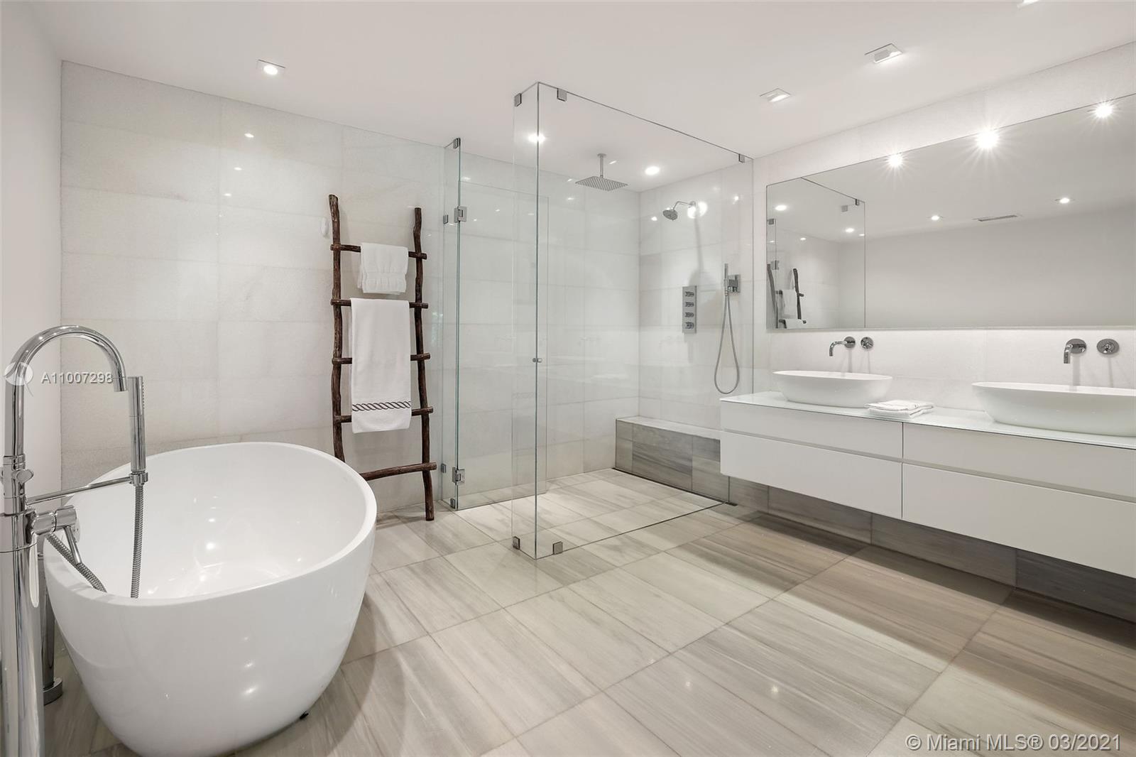 SNAPPER CREEK LAKES SUB - Residential