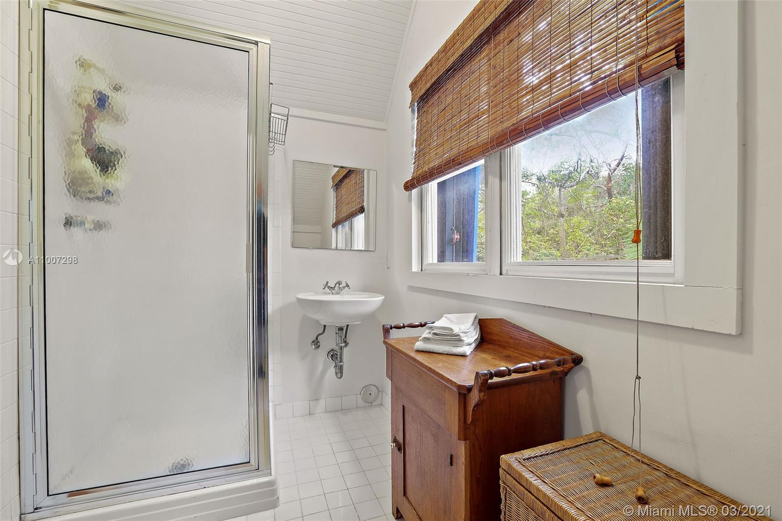 SNAPPER CREEK LAKES SUB - Residential