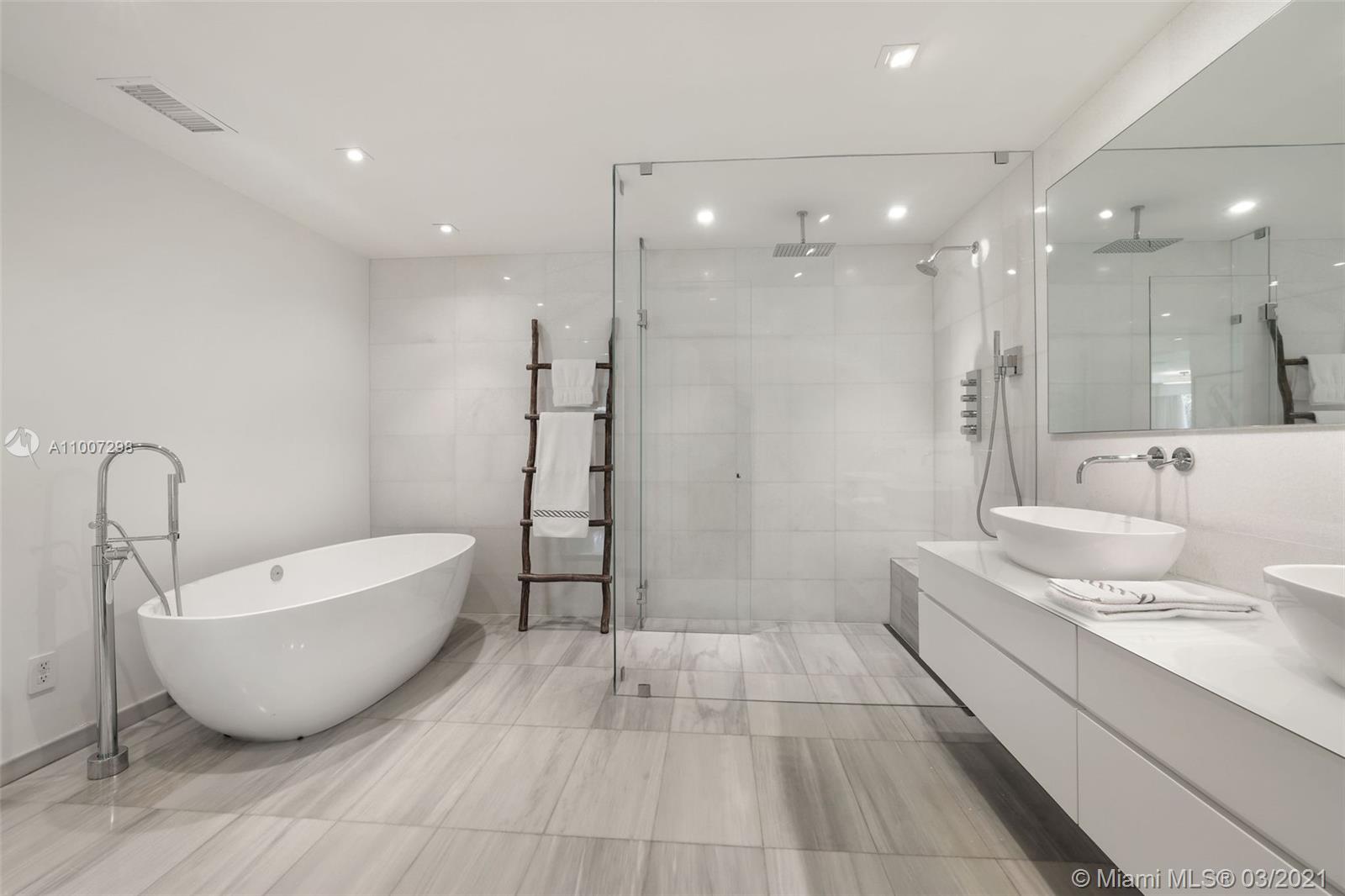 SNAPPER CREEK LAKES SUB - Residential