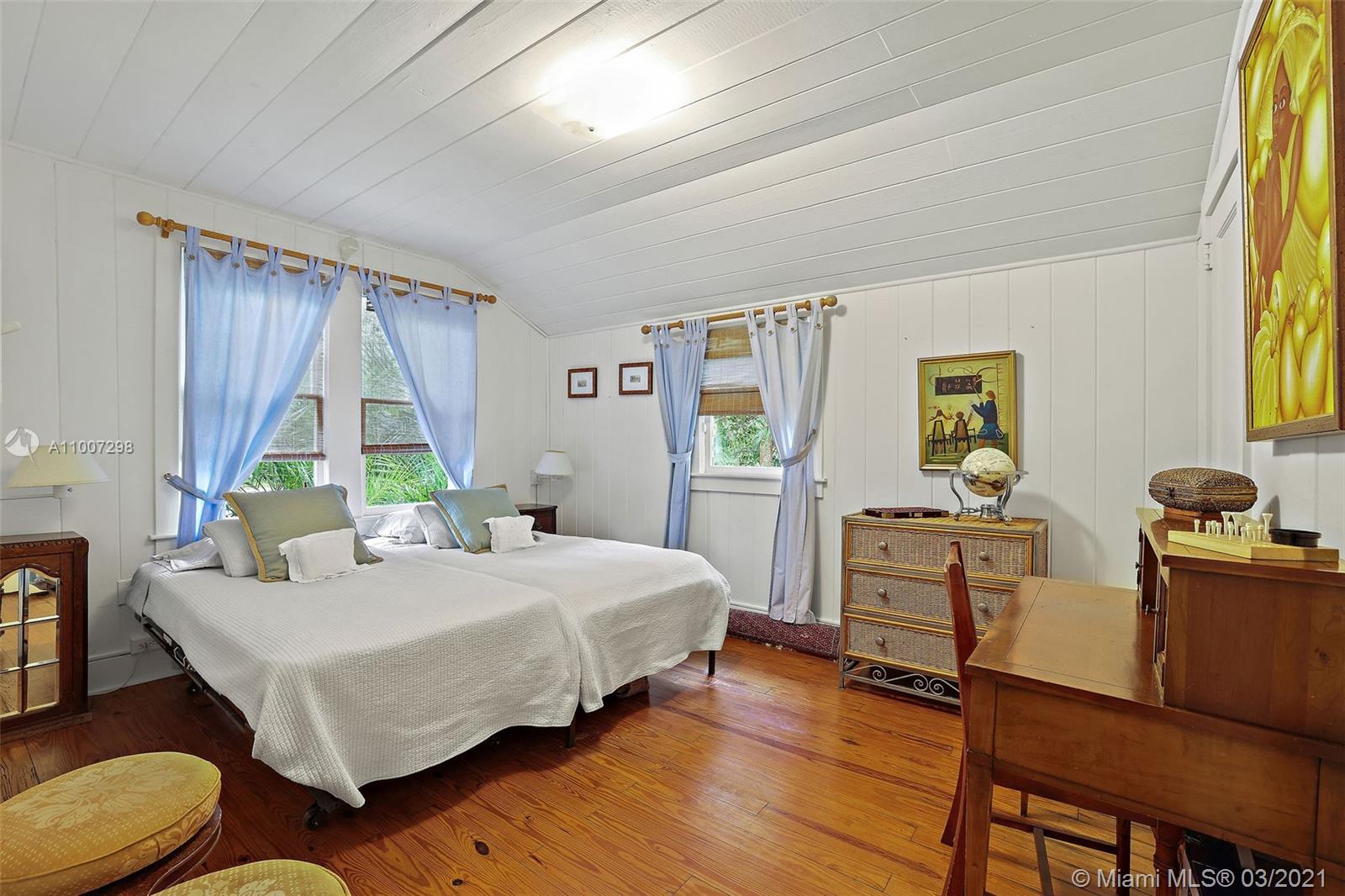 SNAPPER CREEK LAKES SUB - Residential