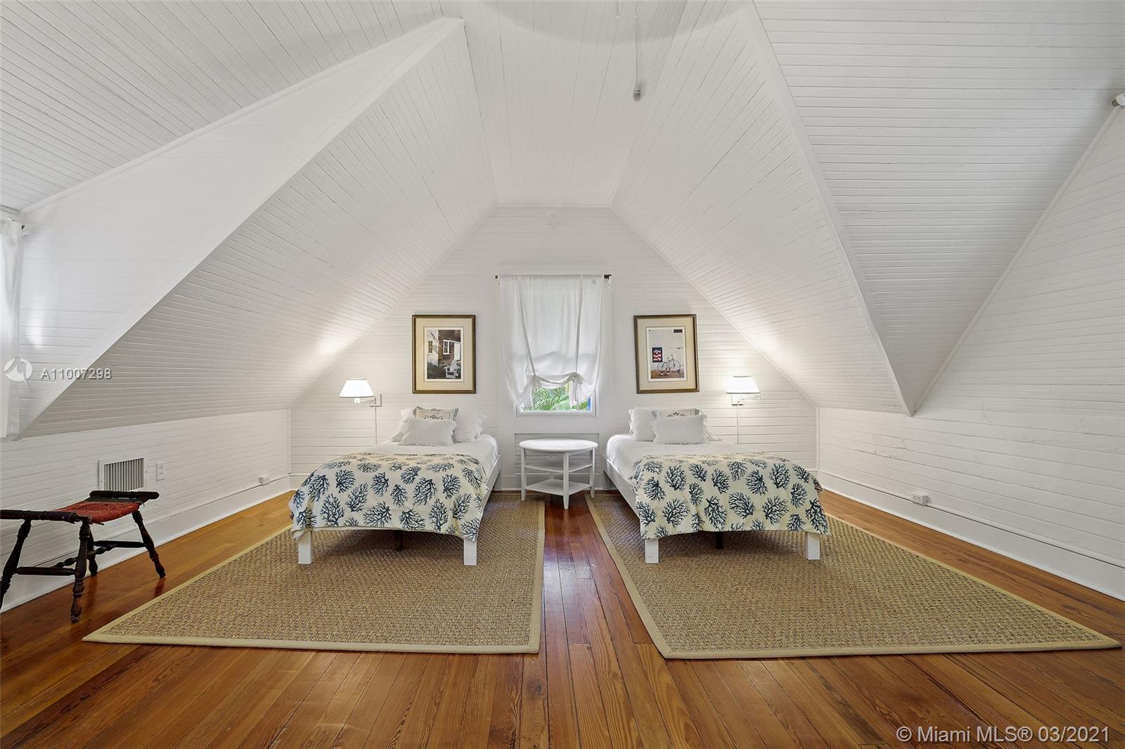 SNAPPER CREEK LAKES SUB - Residential