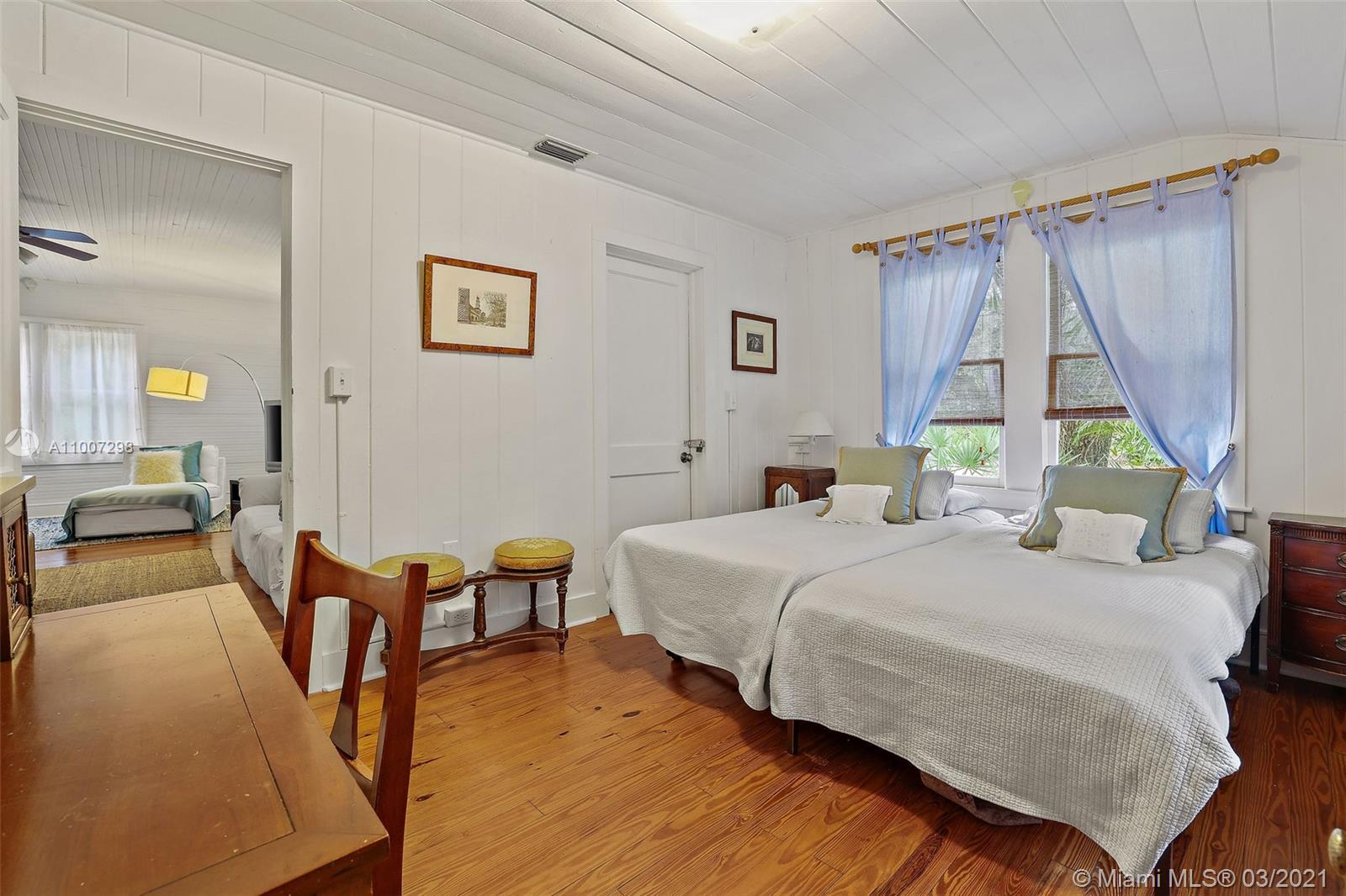 SNAPPER CREEK LAKES SUB - Residential