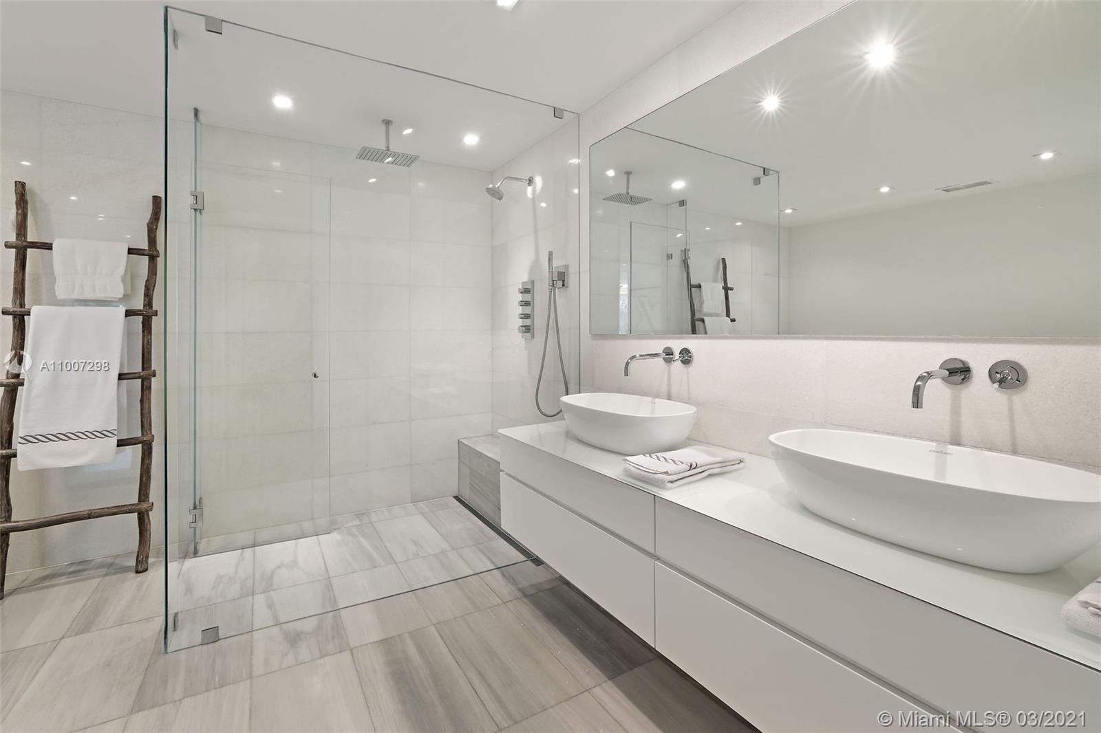 SNAPPER CREEK LAKES SUB - Residential