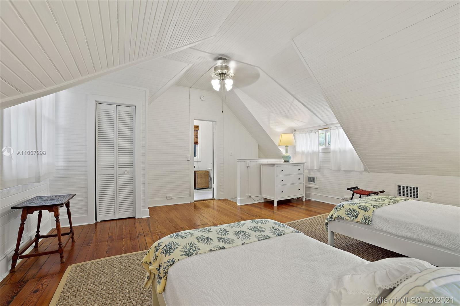 SNAPPER CREEK LAKES SUB - Residential