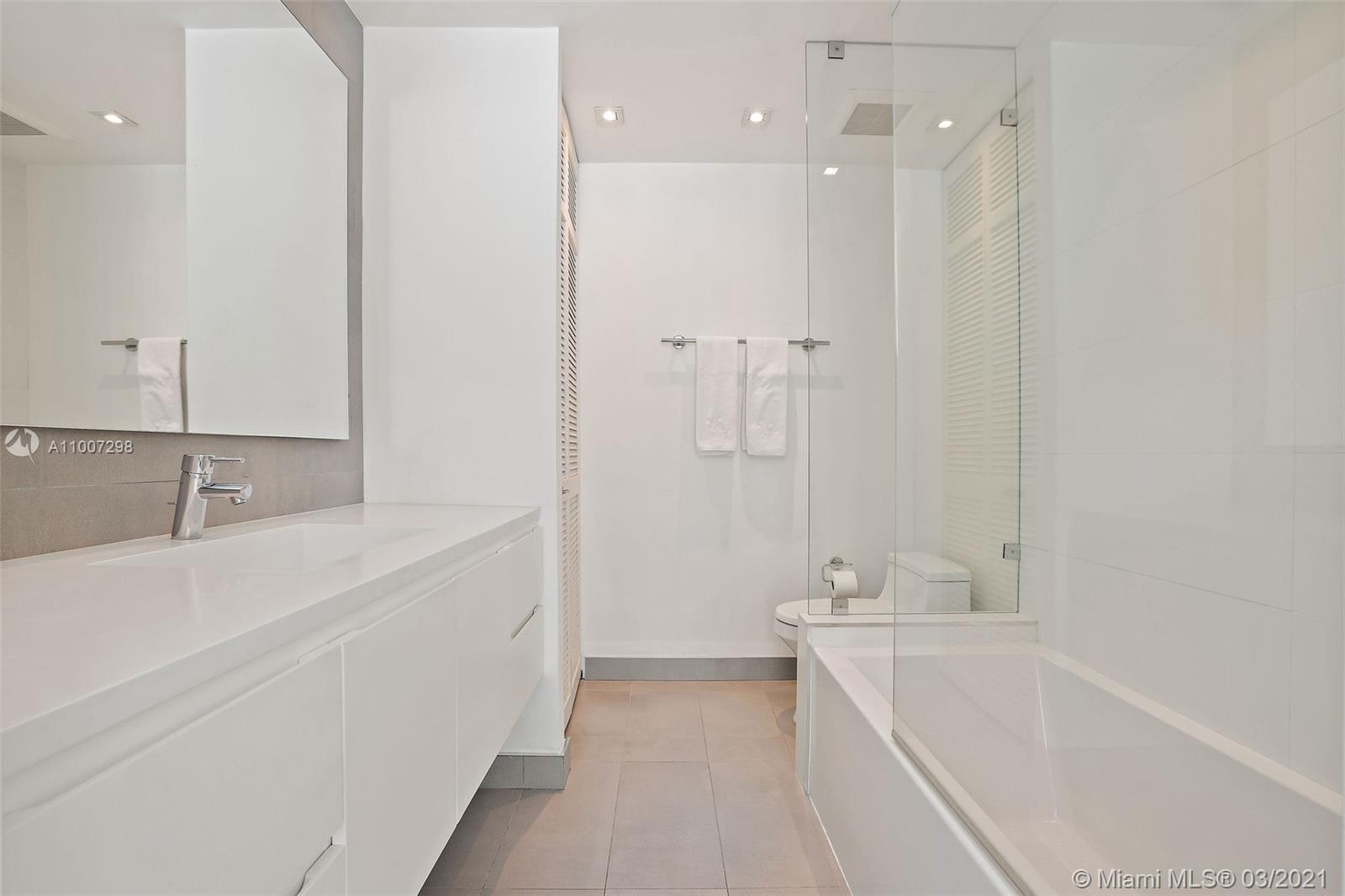 SNAPPER CREEK LAKES SUB - Residential