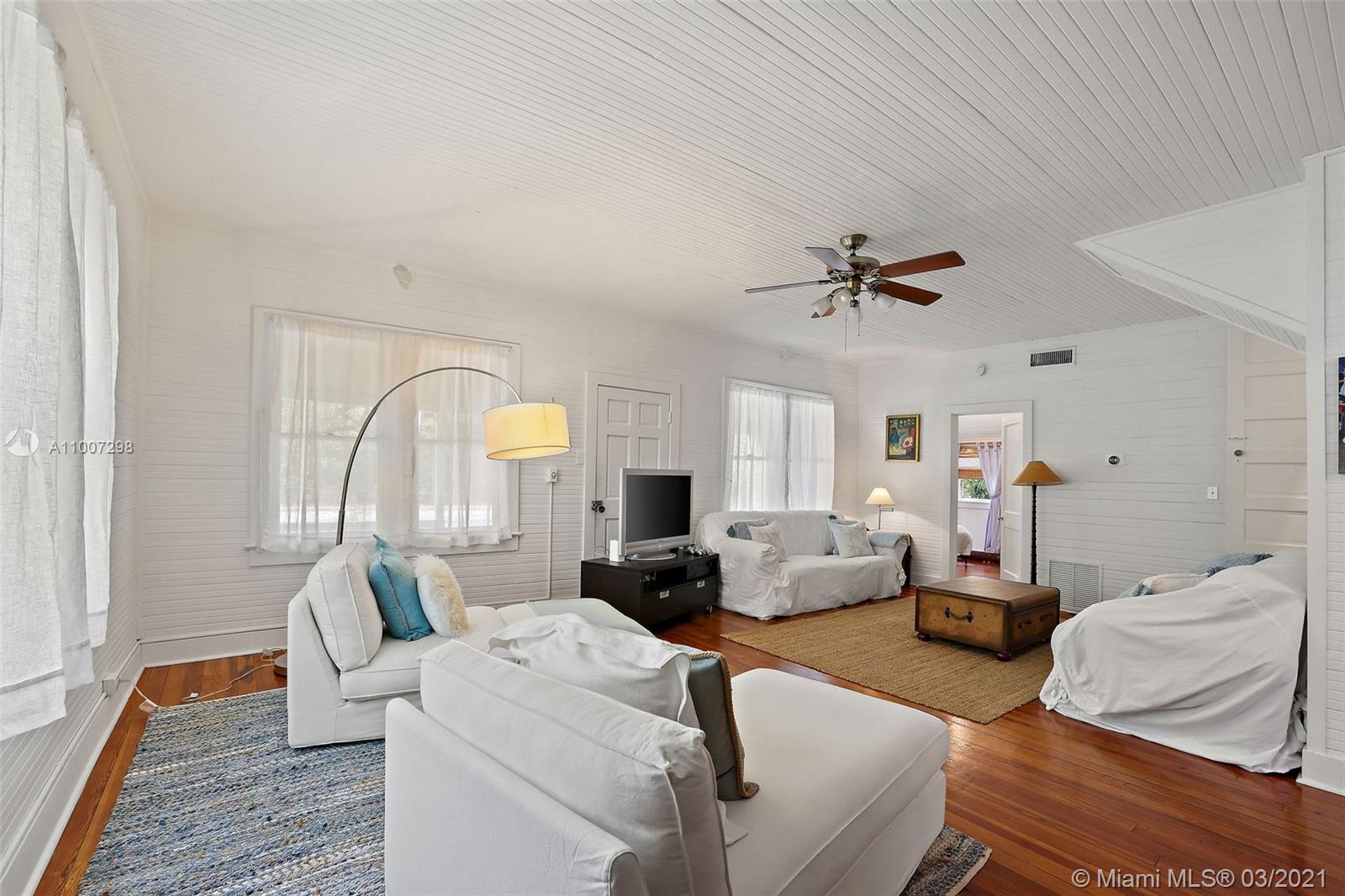 SNAPPER CREEK LAKES SUB - Residential