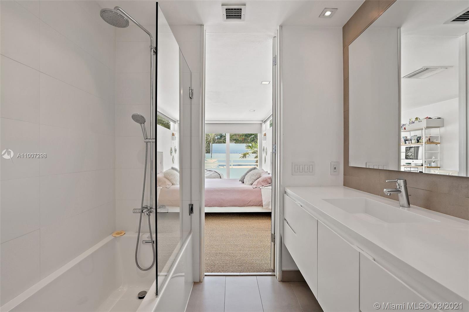 SNAPPER CREEK LAKES SUB - Residential