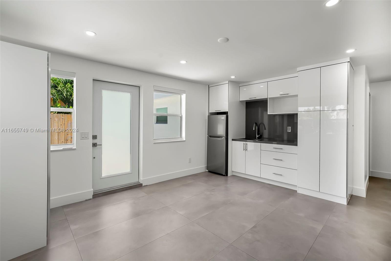 FAIRMONT PARK - Residential Lease