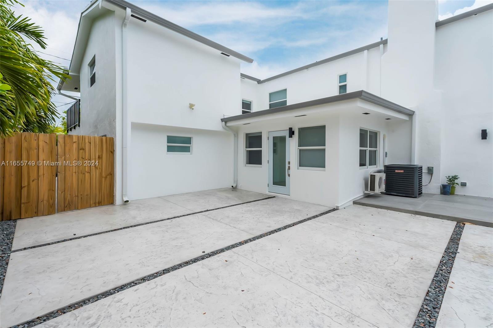 FAIRMONT PARK - Residential Lease