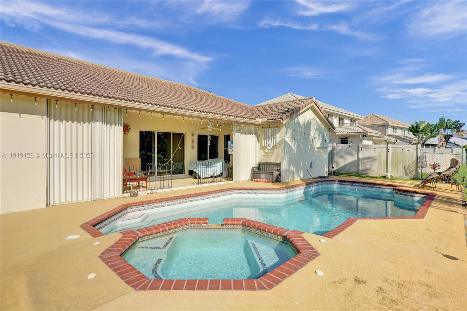 HAWKES BLUFF - Residential