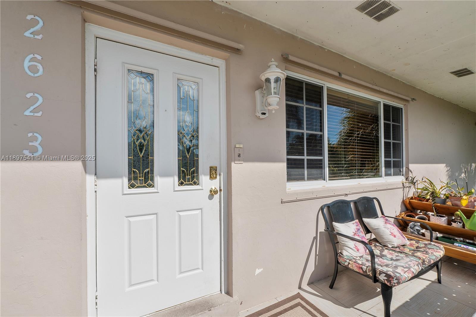 HOLLYWOOD LITTLE RANCHES - Residential Lease