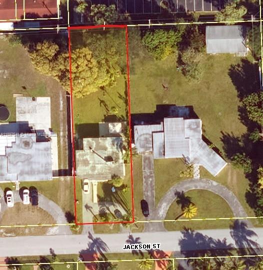 HOLLYWOOD LITTLE RANCHES - Residential Lease