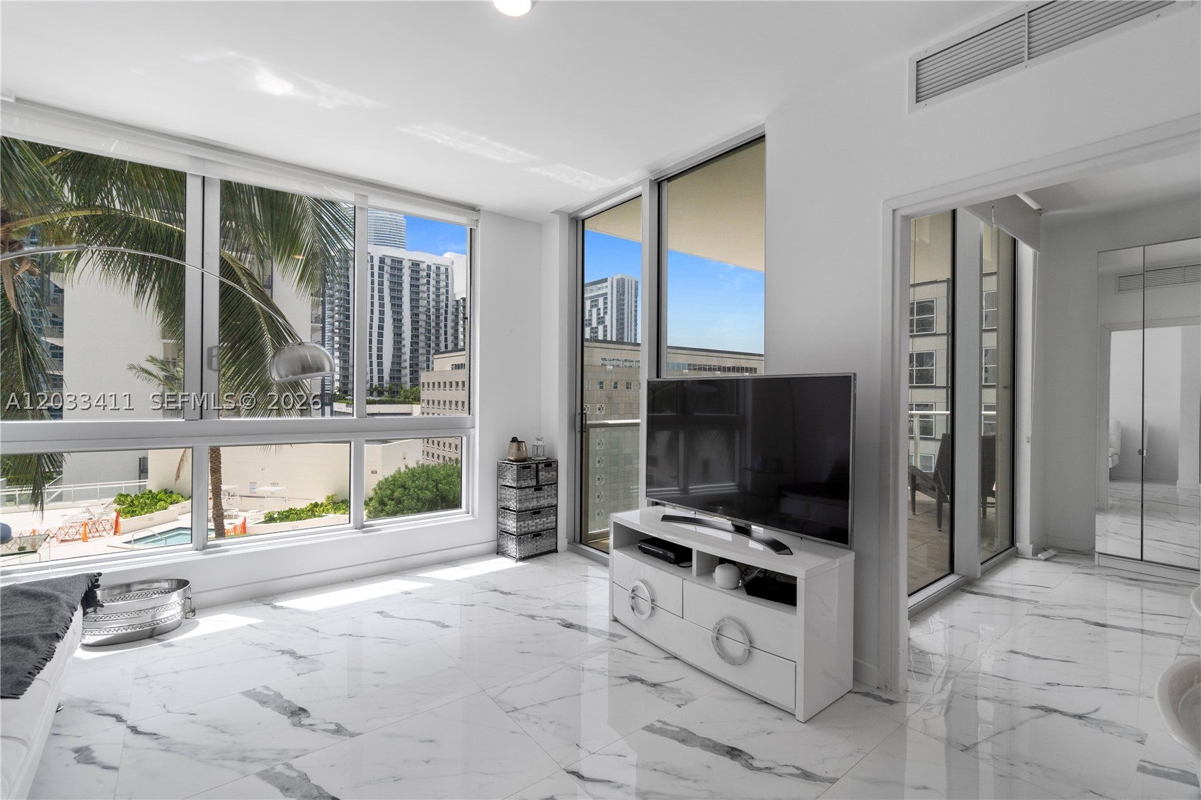 300 S Biscayne Blvd T-1411