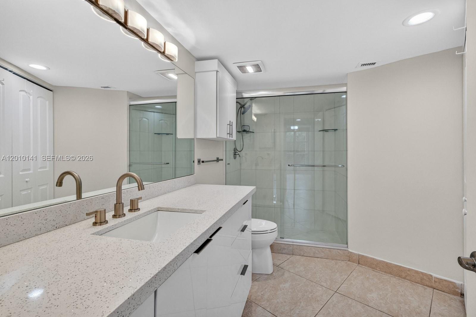 MYSTIC POINTE TOWER 400 C - Residential