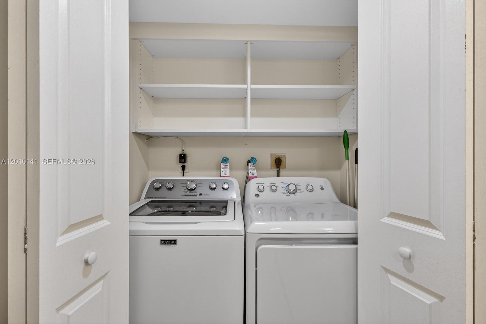 MYSTIC POINTE TOWER 400 C - Residential