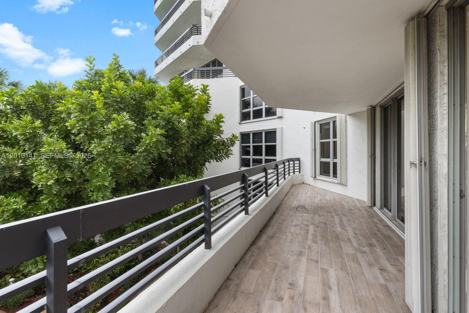 MYSTIC POINTE TOWER 400 C - Residential