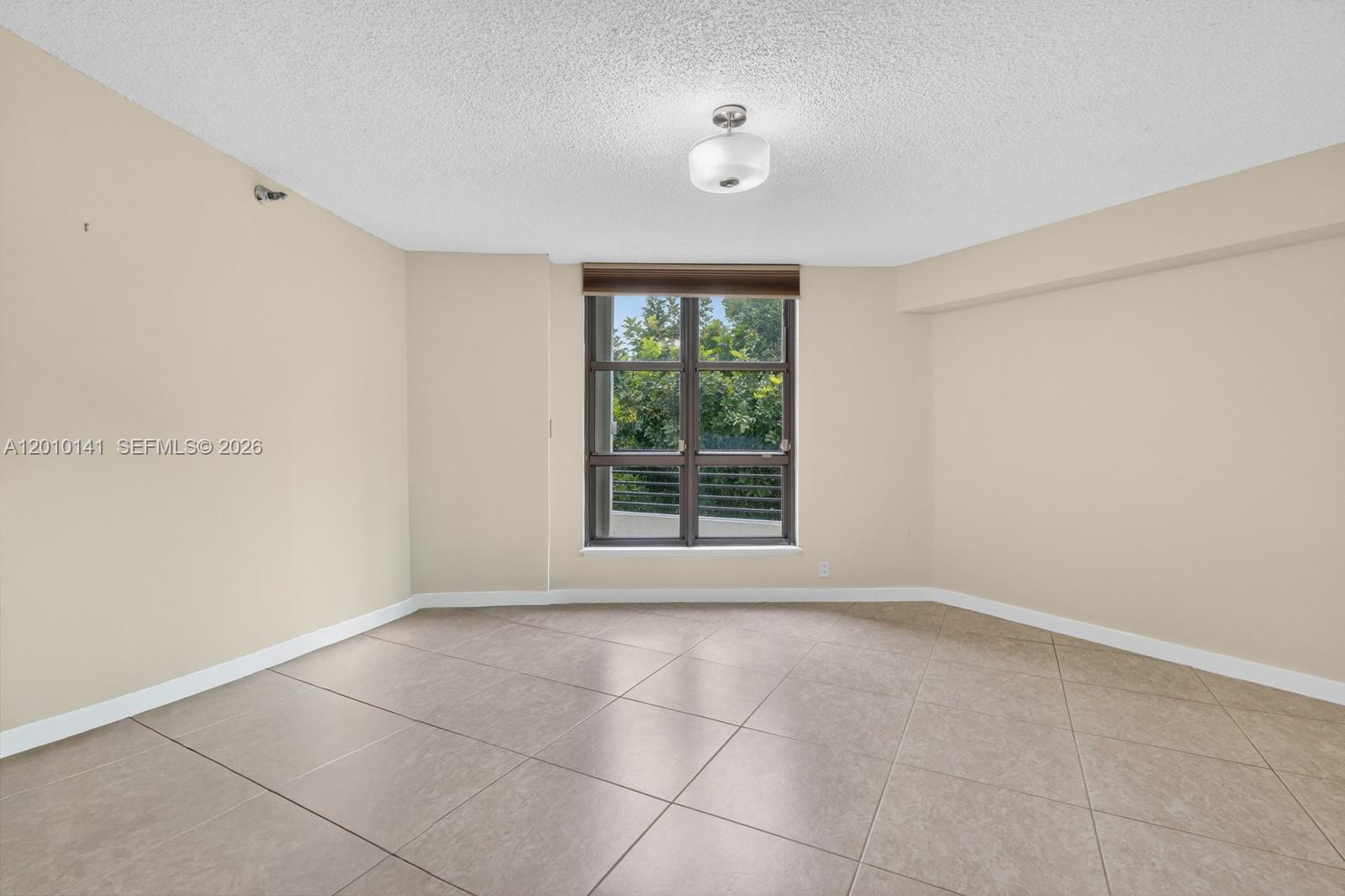 MYSTIC POINTE TOWER 400 C - Residential