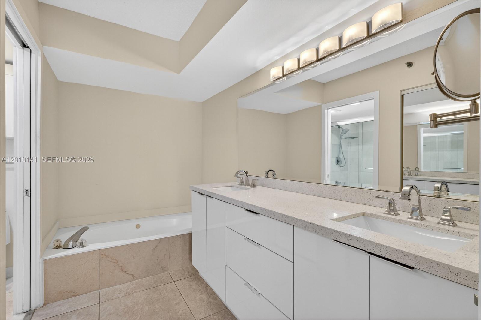 MYSTIC POINTE TOWER 400 C - Residential