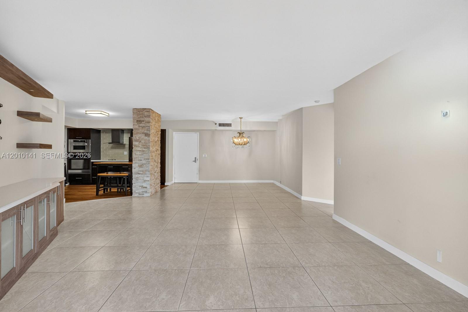 MYSTIC POINTE TOWER 400 C - Residential