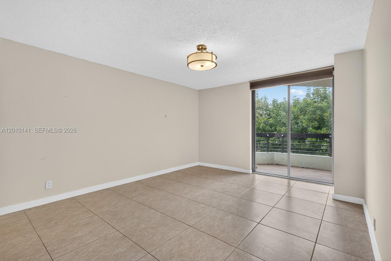 MYSTIC POINTE TOWER 400 C - Residential