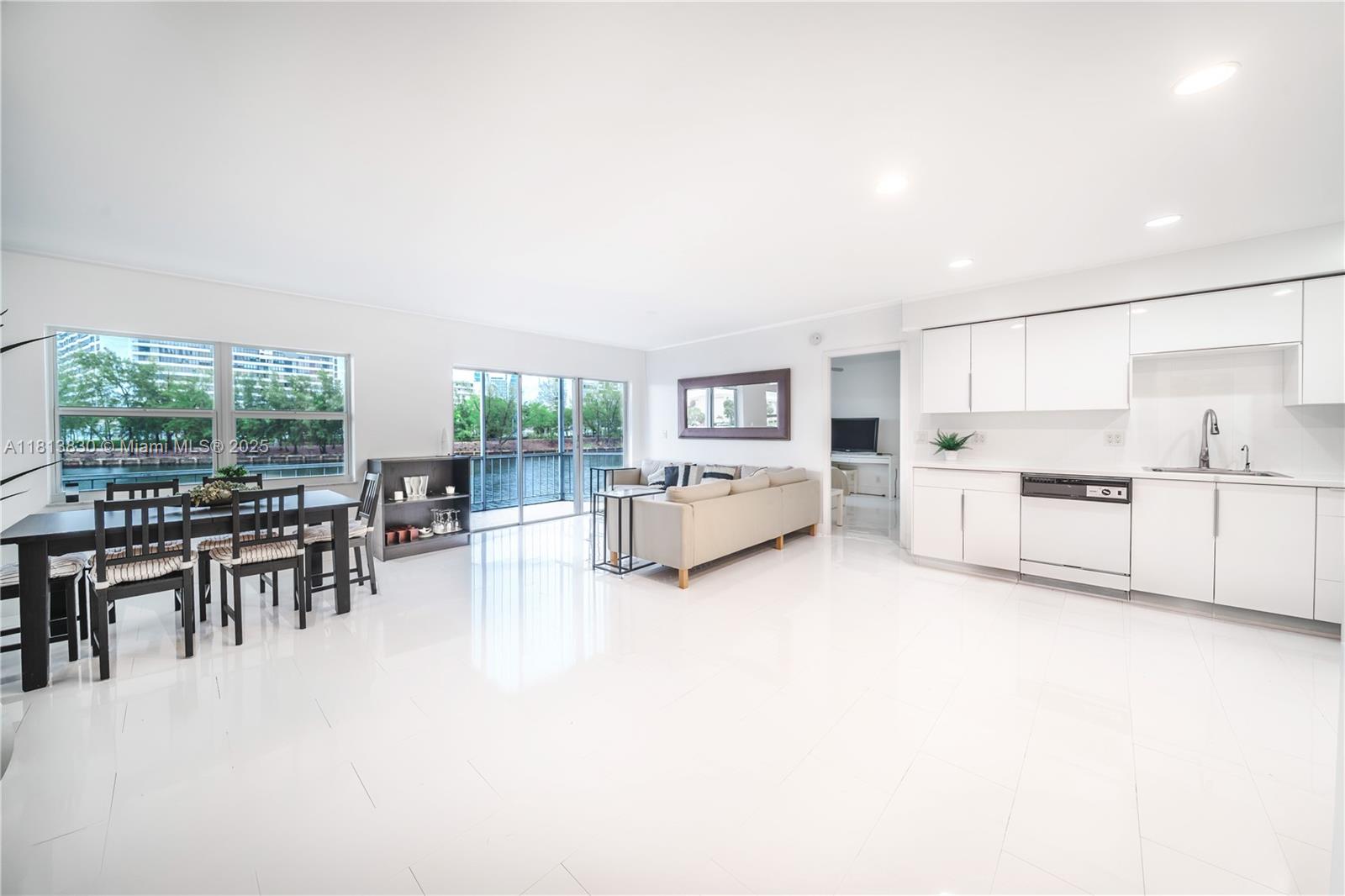 400 Diplomat Pkwy 204